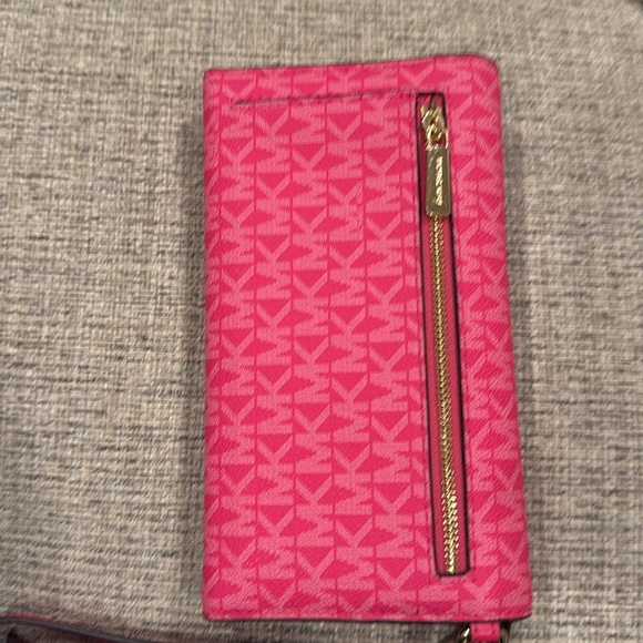 Michael Kors pink wallet/wristlet - Picture 2 of 5